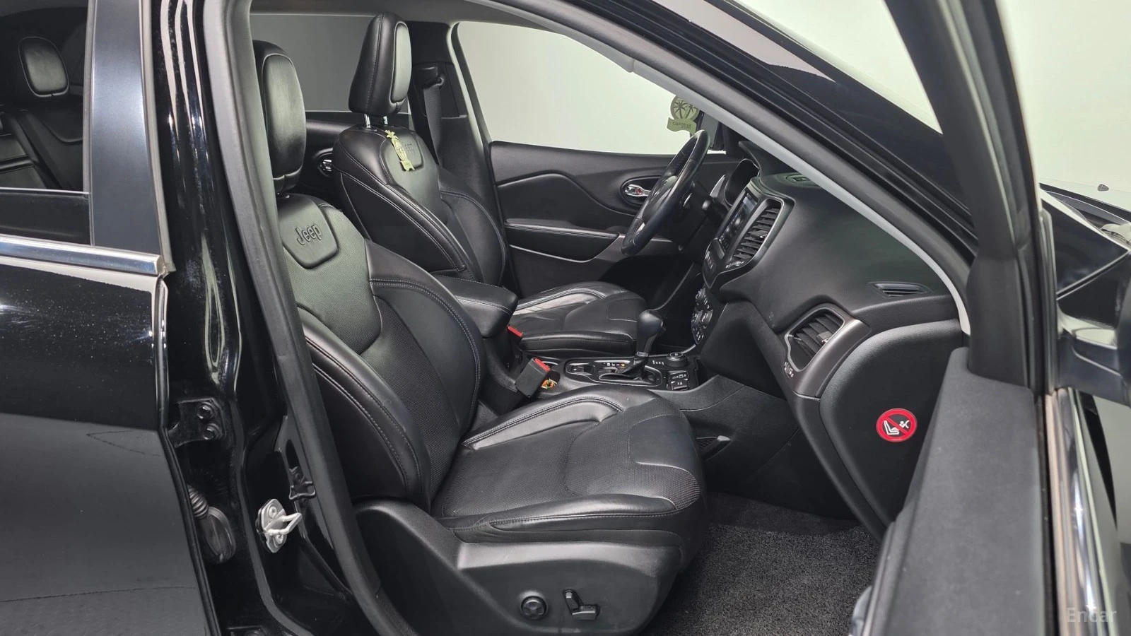 Jeep Cherokee 2.4* Longitude High* AWD* ПОДГРЕВ* КАМЕРА* ШИБИДАХ, снимка 9 - Автомобили и джипове - 55485085
