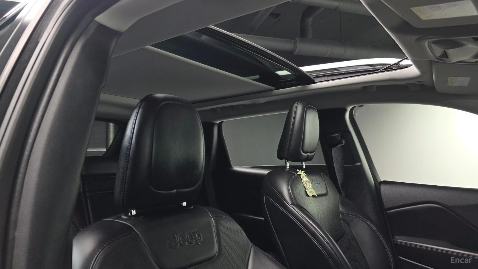 Jeep Cherokee 2.4* Longitude High* AWD* ПОДГРЕВ* КАМЕРА* ШИБИДАХ, снимка 15 - Автомобили и джипове - 55485085