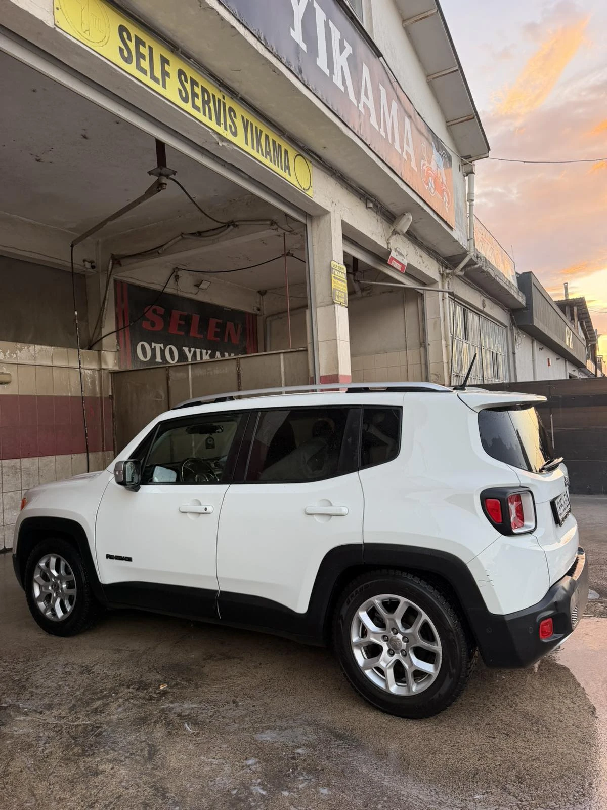 Jeep Renegade, снимка 2 - Автомобили и джипове - 56414642