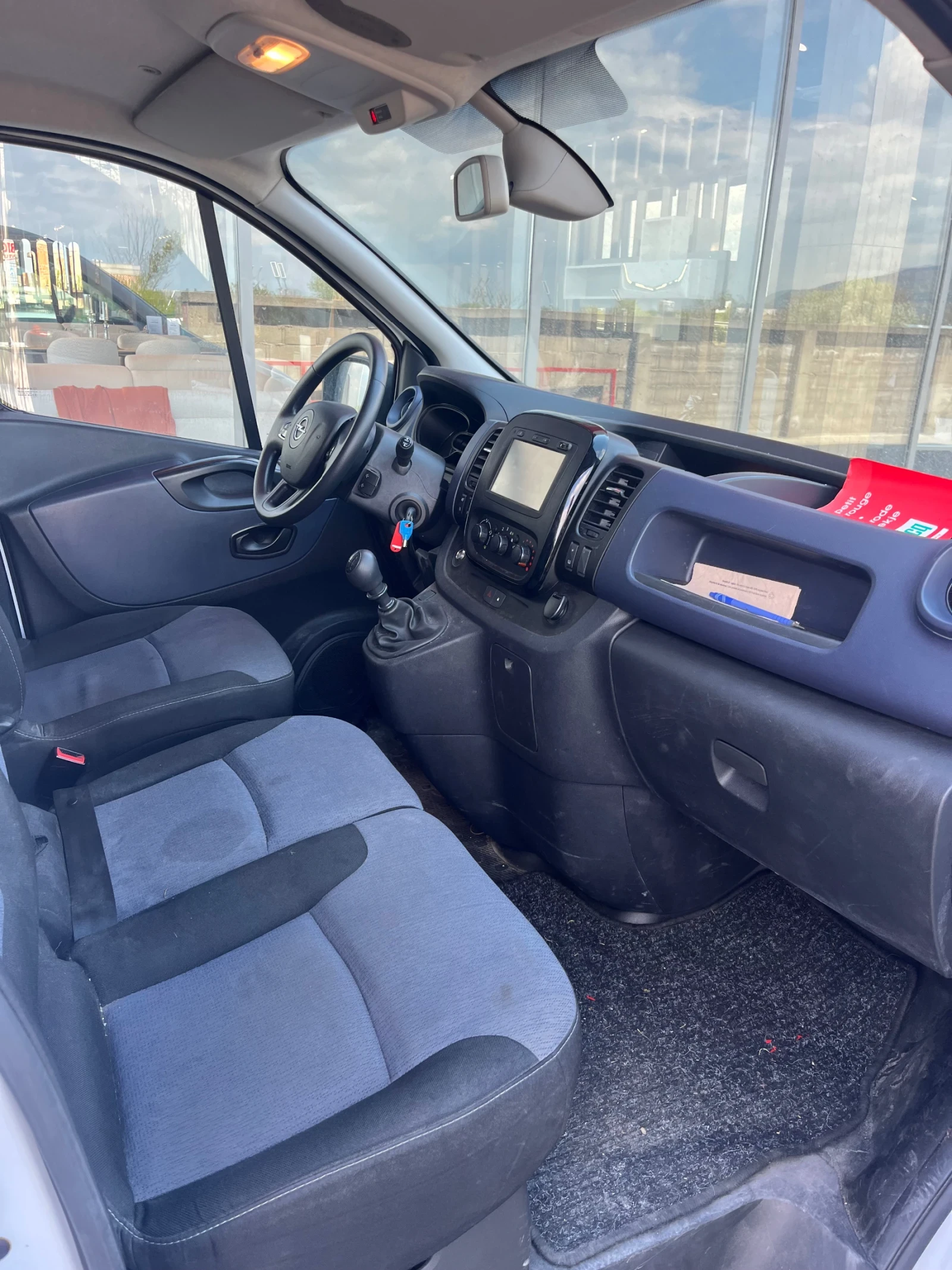 Opel Vivaro 1.6 Biturbo, снимка 7 - Бусове и автобуси - 54237150