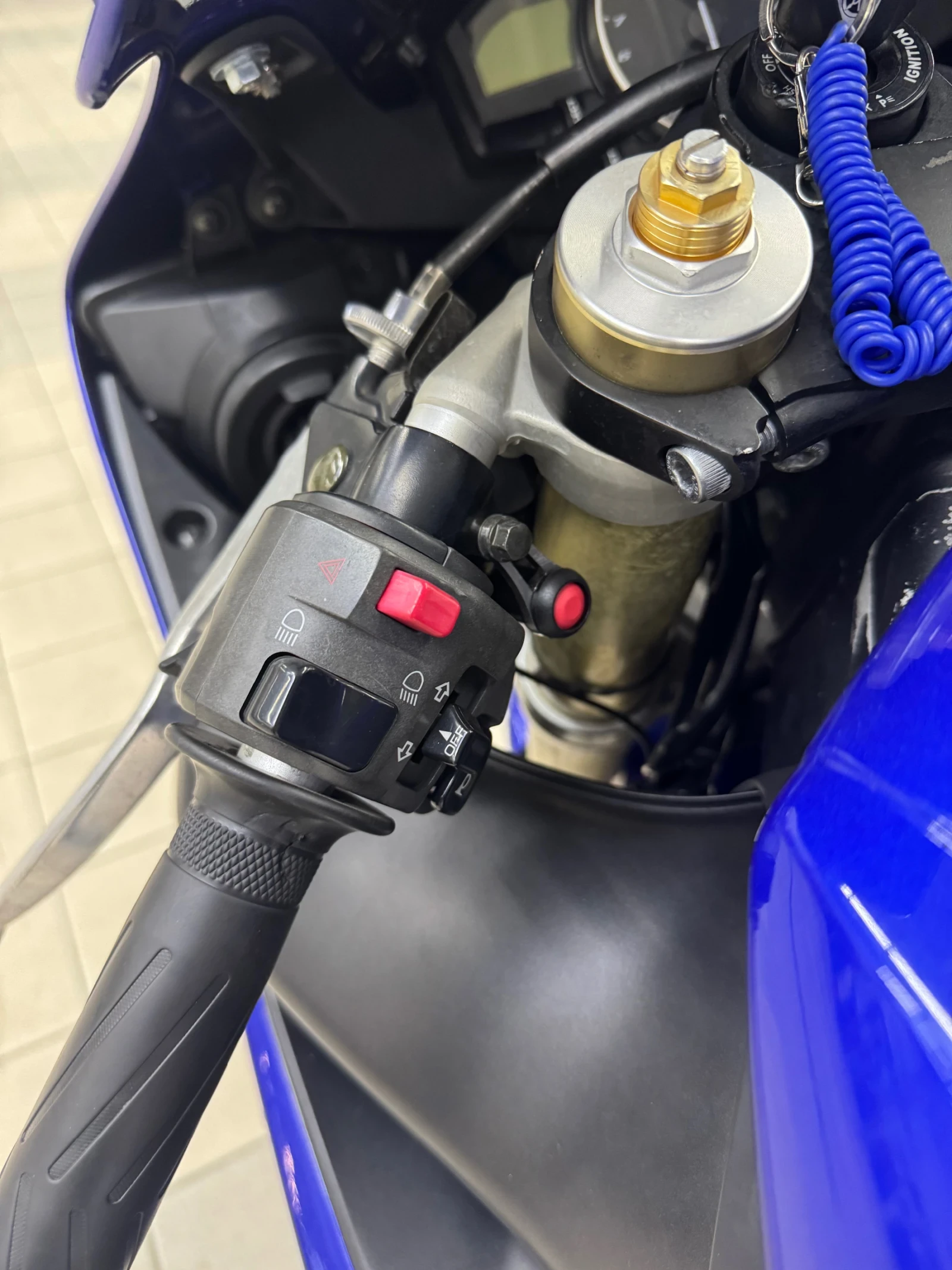 Yamaha YZF-R1  - изображение 6
