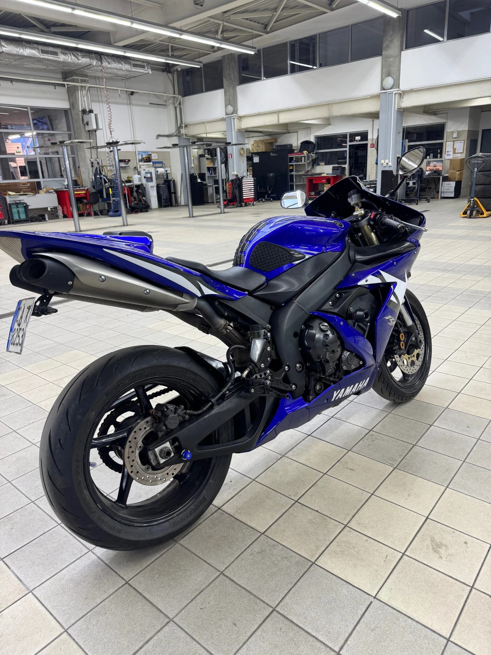 Yamaha YZF-R1  - изображение 4