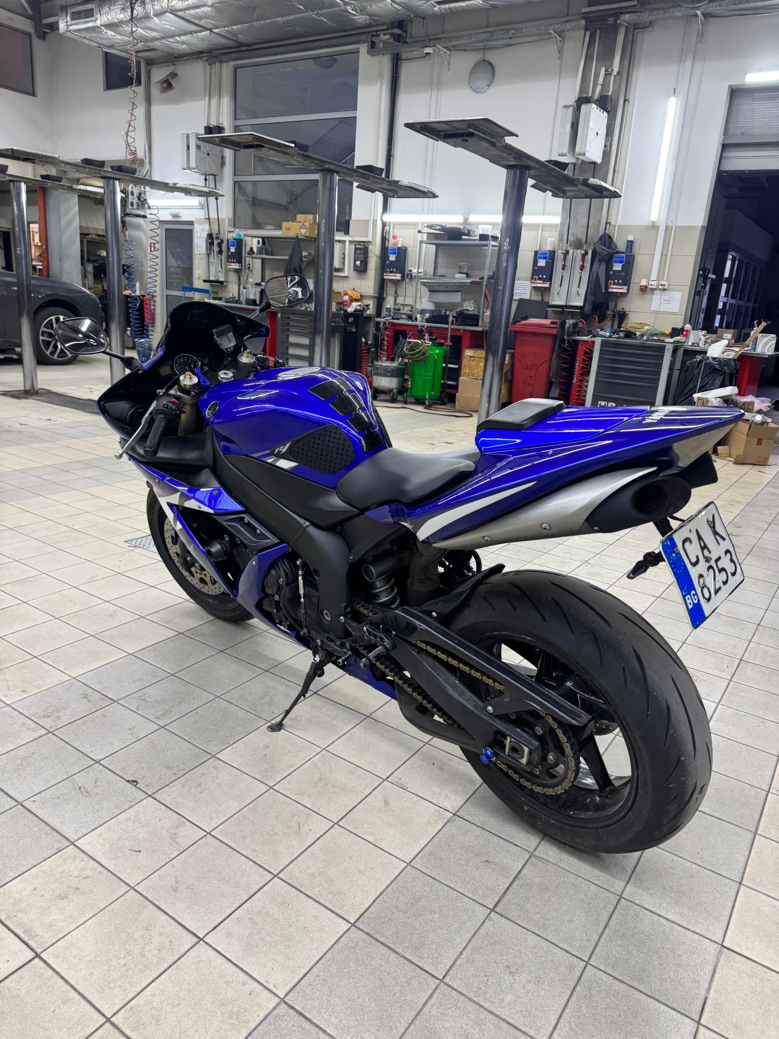 Yamaha YZF-R1  - изображение 2