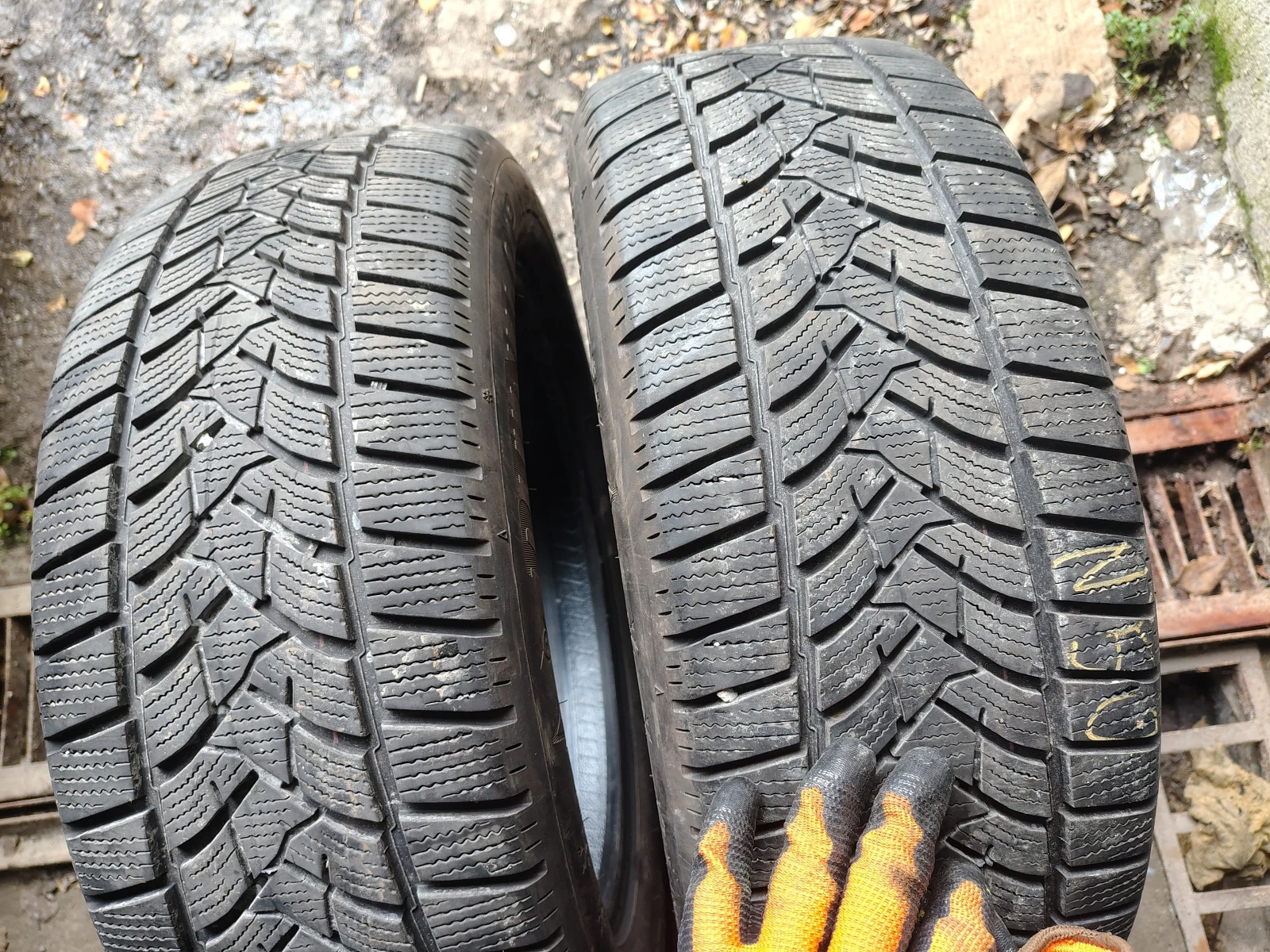 Гуми Зимни 215/55R18