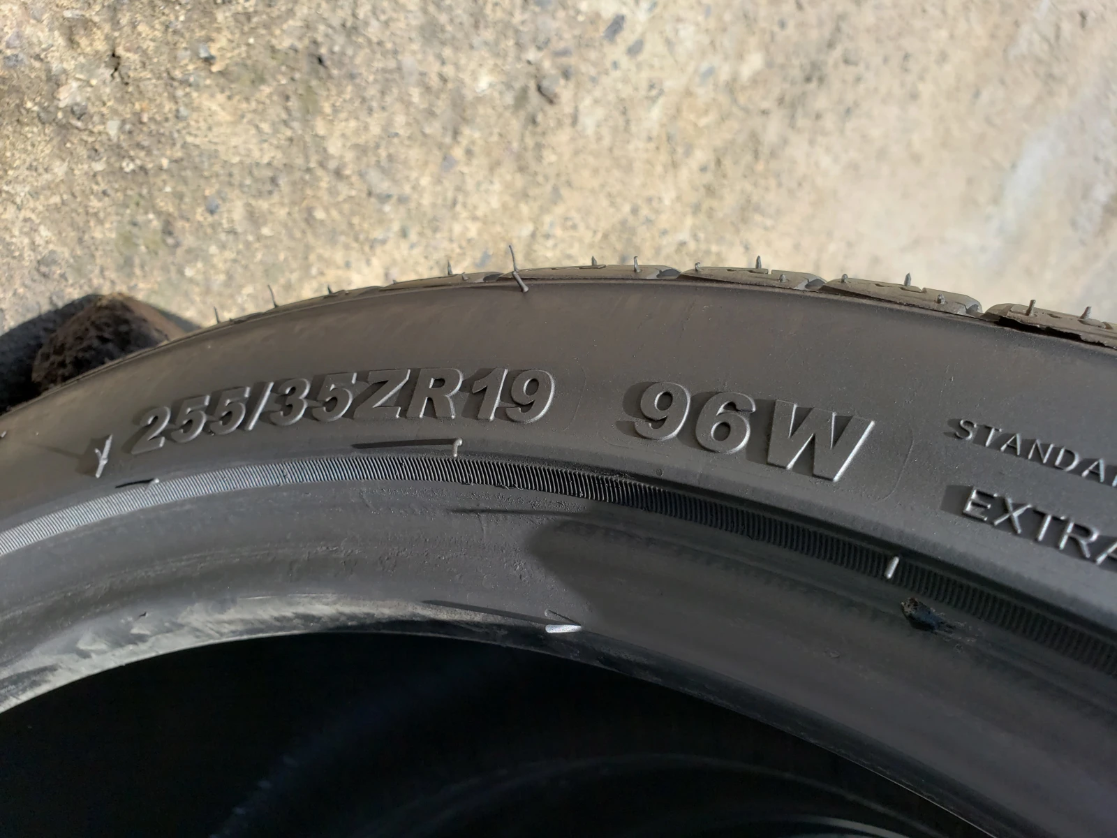 Гуми Летни 255/35R19, снимка 6 - Гуми и джанти - 54343468