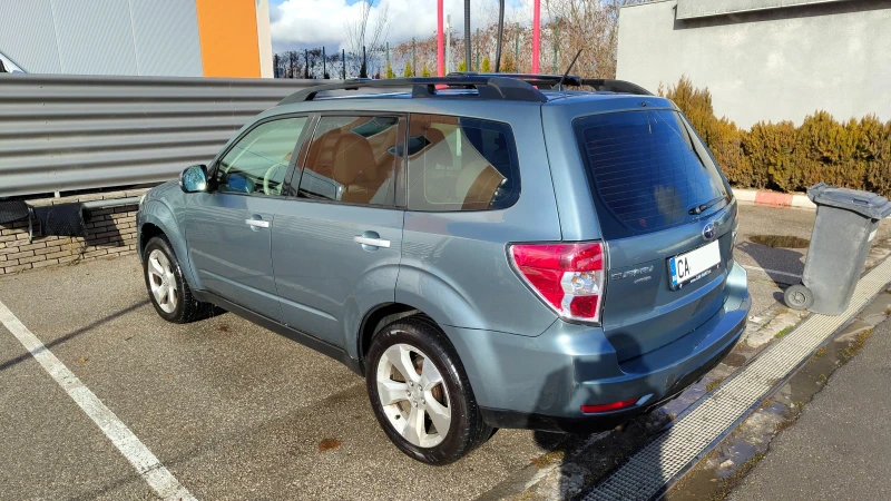 Subaru Forester, снимка 2 - Автомобили и джипове - 48297082