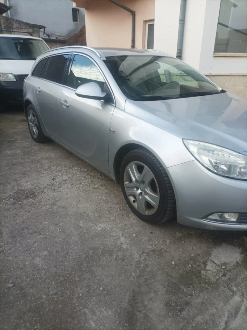 Opel Insignia 2.0 131k.c., снимка 3 - Автомобили и джипове - 48695510