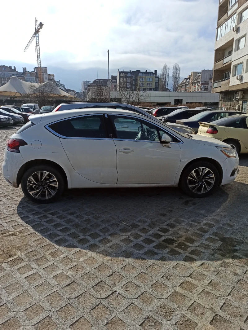 Citroen DS4 1.6 e-hdi, снимка 9 - Автомобили и джипове - 49088428