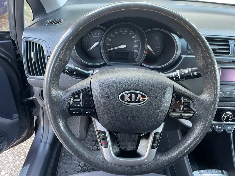 Kia Rio, снимка 11 - Автомобили и джипове - 49136997