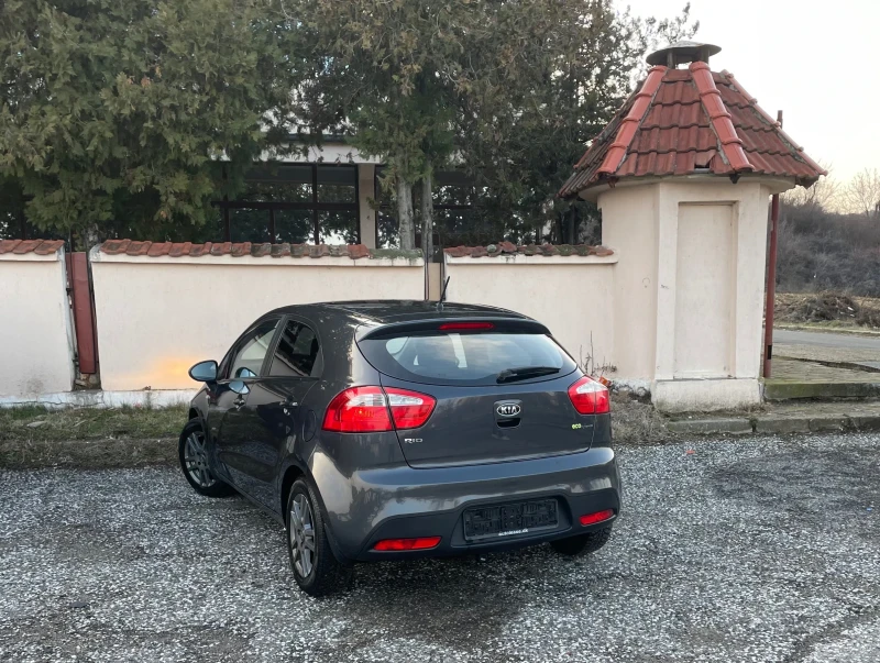 Kia Rio, снимка 5 - Автомобили и джипове - 49136997