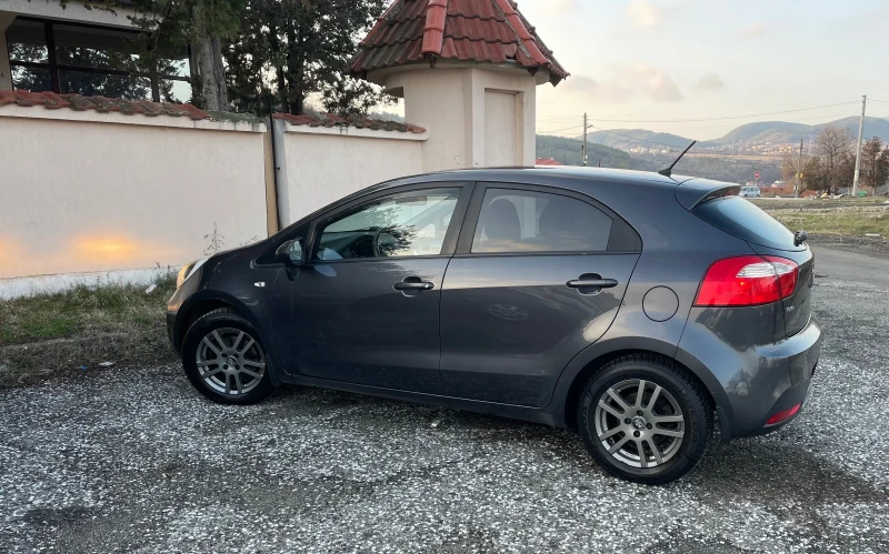 Kia Rio, снимка 3 - Автомобили и джипове - 49136997