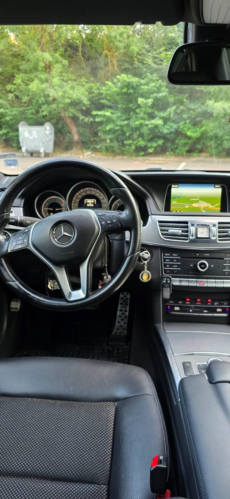 Mercedes-Benz E 220 9G tronic, снимка 7 - Автомобили и джипове - 52005501