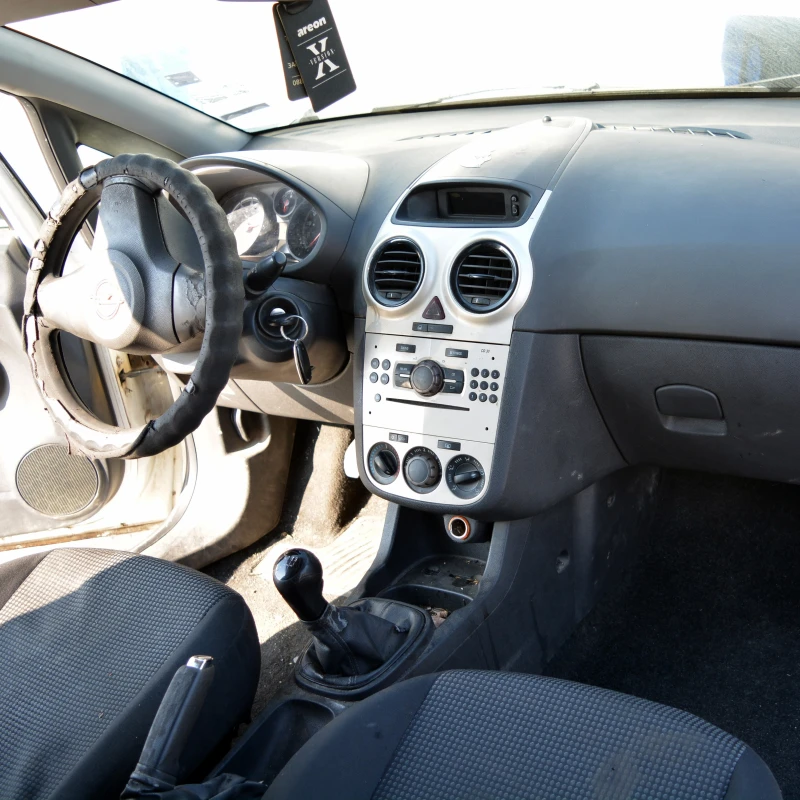 Opel Corsa 1.2 i, снимка 6 - Автомобили и джипове - 52164417