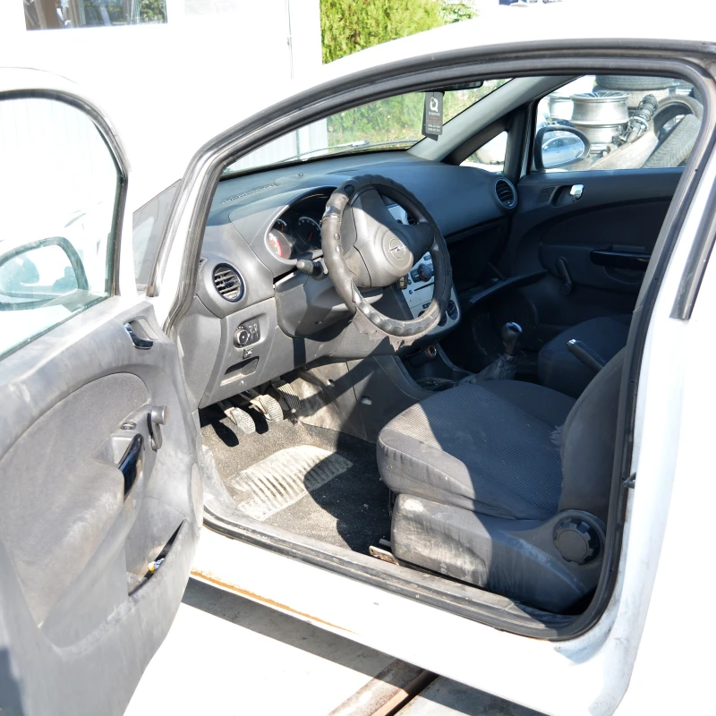 Opel Corsa 1.2 i, снимка 5 - Автомобили и джипове - 52164417
