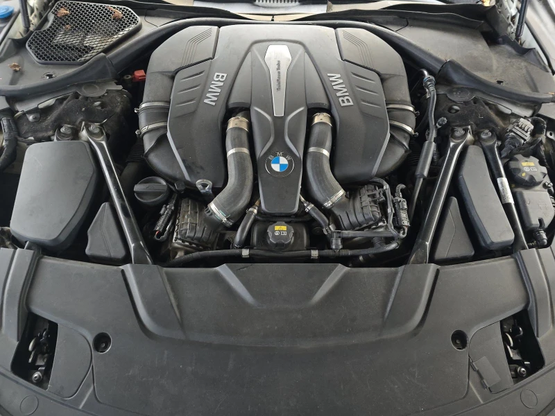 BMW 750 Li / M-PACK / FULL MAXX / УНИКАТ !, снимка 14 - Автомобили и джипове - 52579811