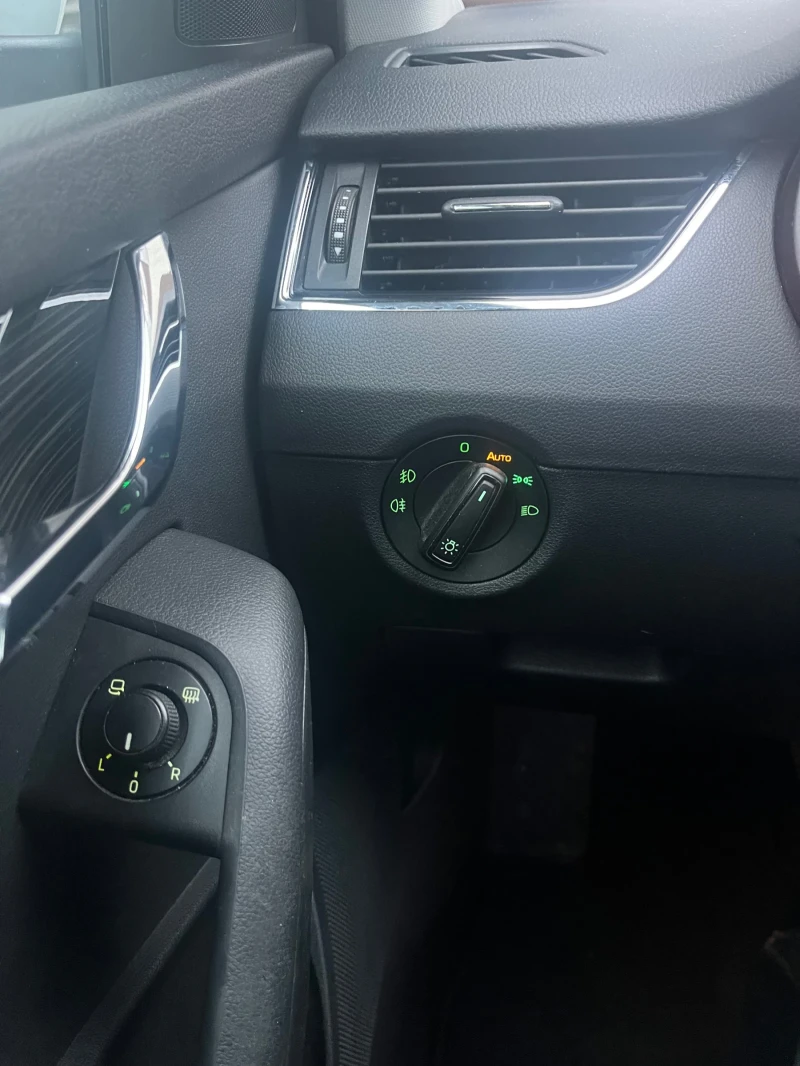 Skoda Octavia, снимка 12 - Автомобили и джипове - 52792431