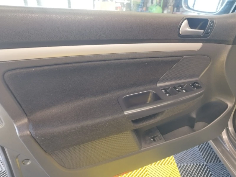 VW Golf 1.6i ГАЗ BRC, снимка 12 - Автомобили и джипове - 52937565