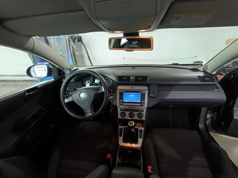 VW Passat 2.0 tdi, снимка 7 - Автомобили и джипове - 53323964
