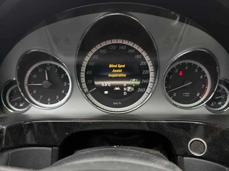 Mercedes-Benz E 350   LANE ASSIST | ПОДГРЕВИ | CARFAX, снимка 11 - Автомобили и джипове - 53507674