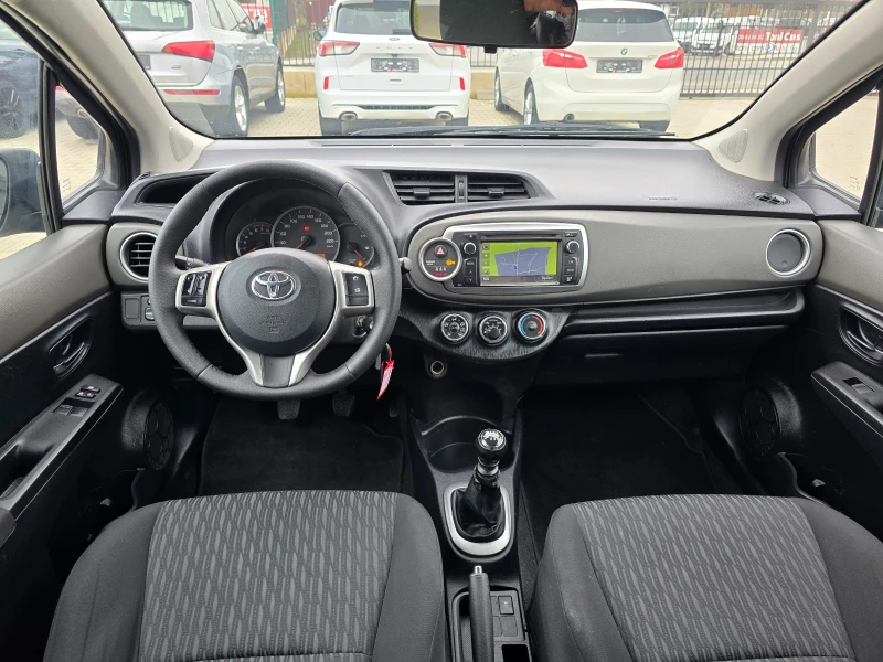 Toyota Yaris 1.3 VVT-I, Нави, Камера, 99к.с., 6 скорости!, снимка 11 - Автомобили и джипове - 53520478