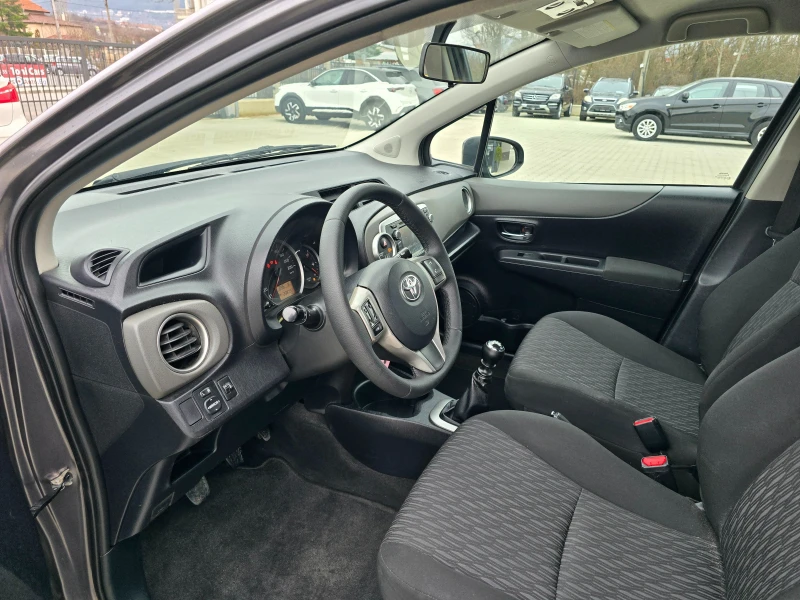 Toyota Yaris 1.3 VVT-I, Нави, Камера, 99к.с., 6 скорости!, снимка 10 - Автомобили и джипове - 53520478
