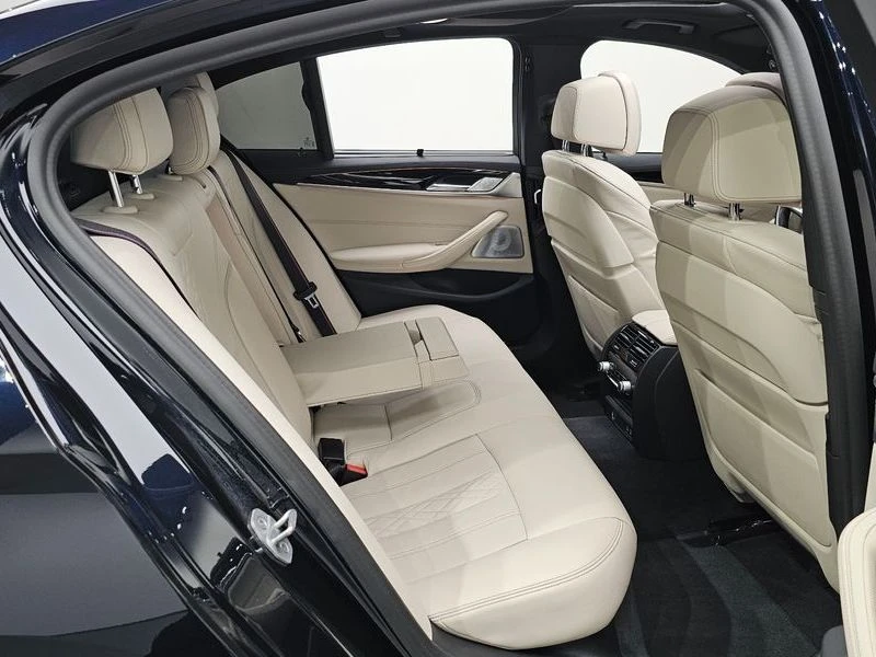 BMW 550 M550I xDrive, снимка 16 - Автомобили и джипове - 55505440