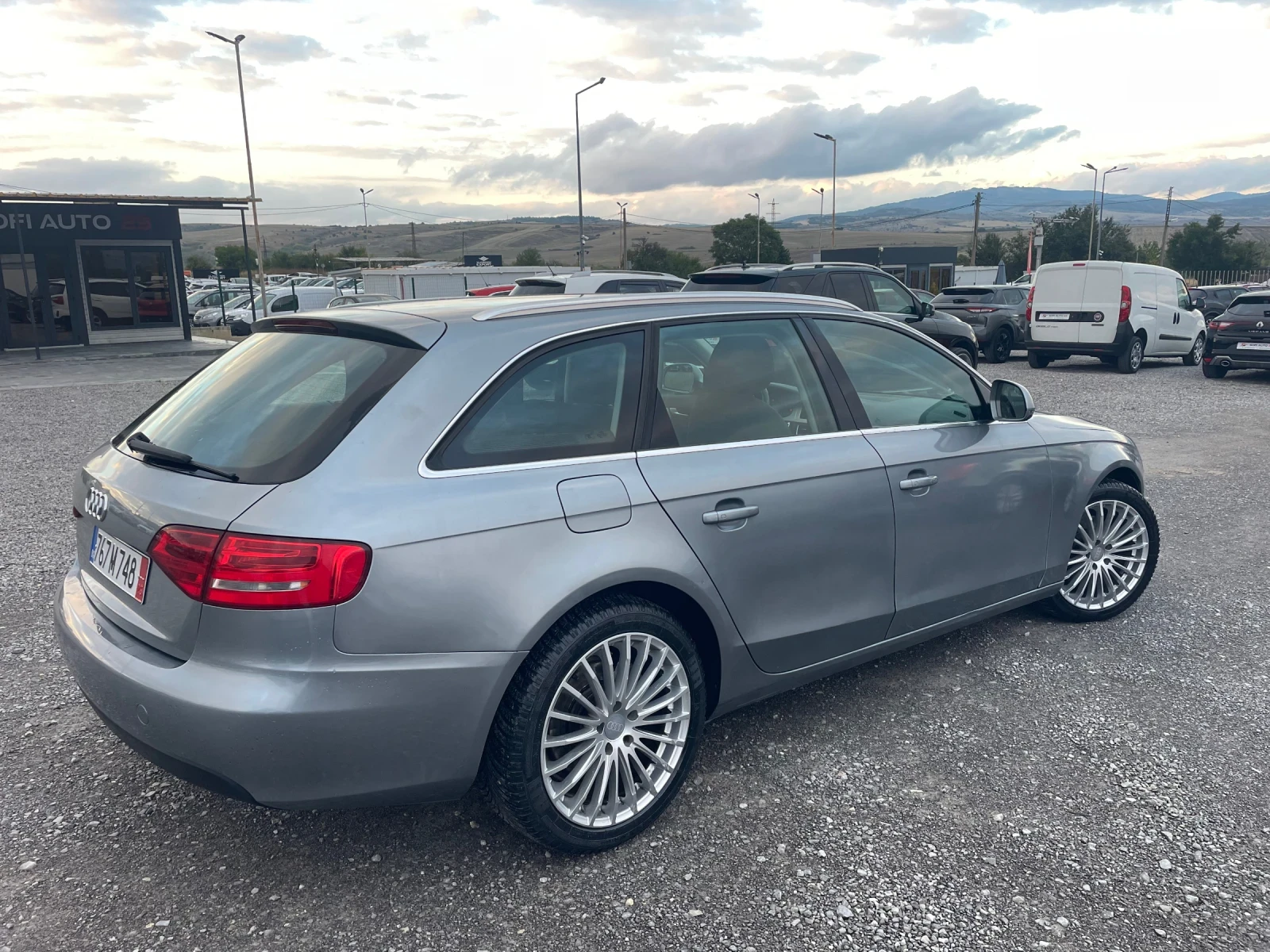 Audi A4 2.0TDI 143КС - изображение 7