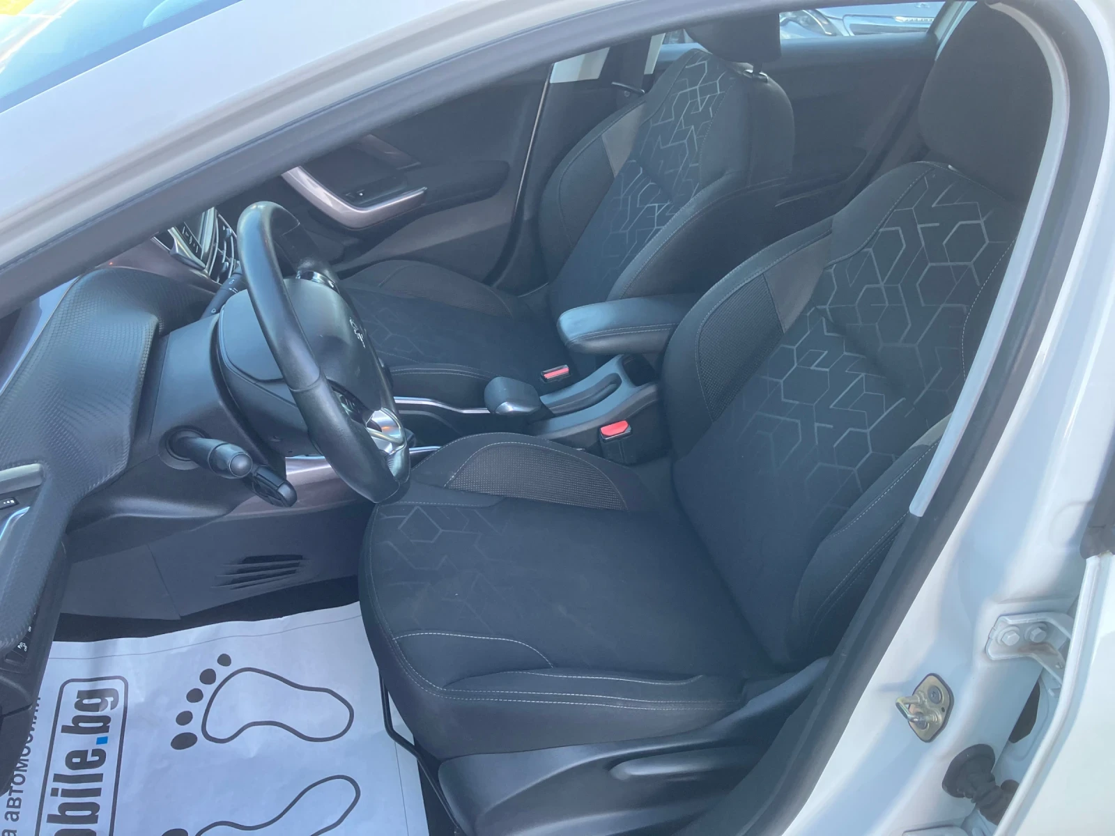 Peugeot 2008 1.6HDI-Allure - изображение 8