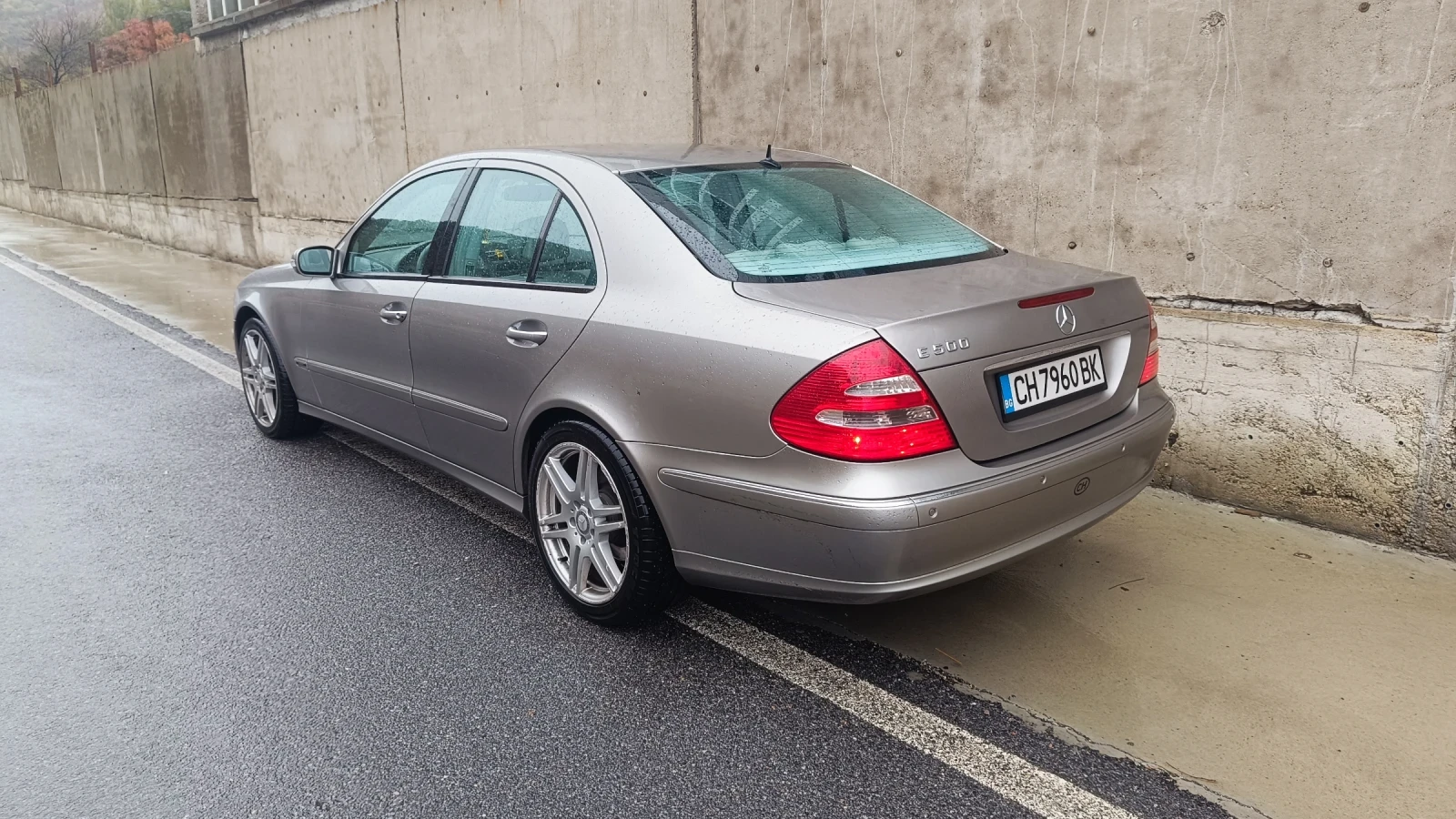 Mercedes-Benz E 500  - изображение 4