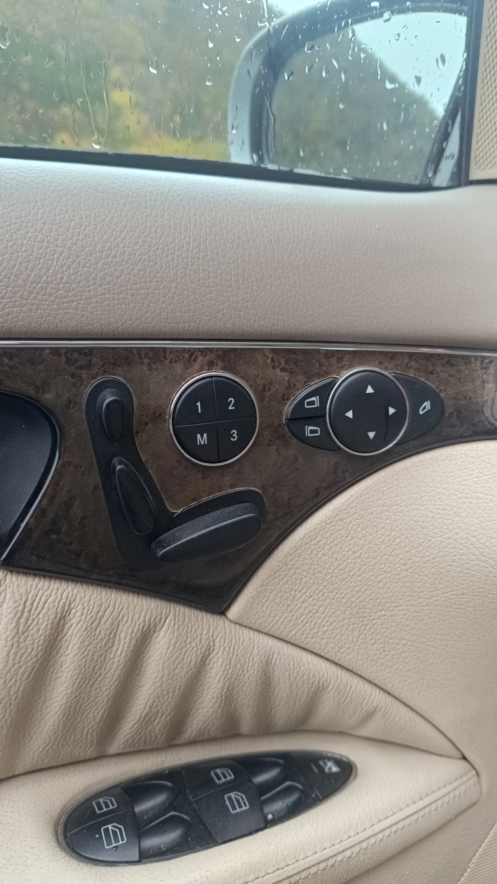 Mercedes-Benz E 500  - изображение 9