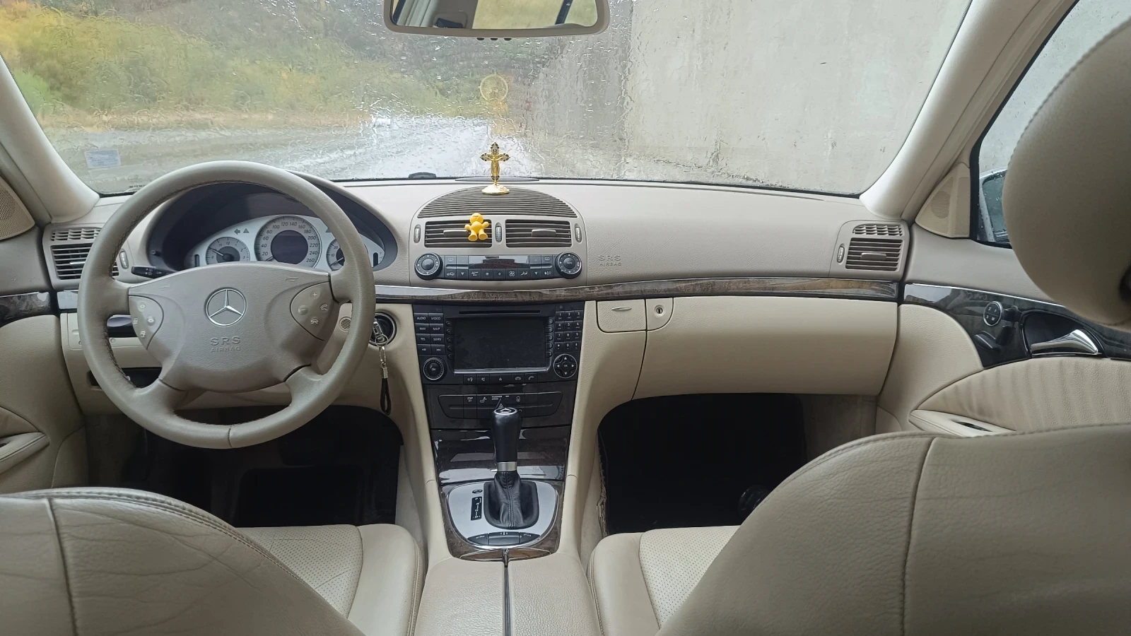 Mercedes-Benz E 500  - изображение 8