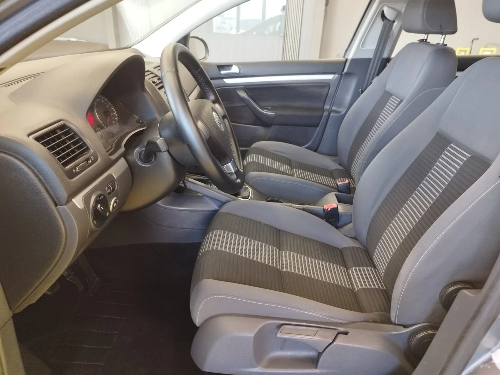 VW Golf 1.6i ГАЗ BRC - изображение 9