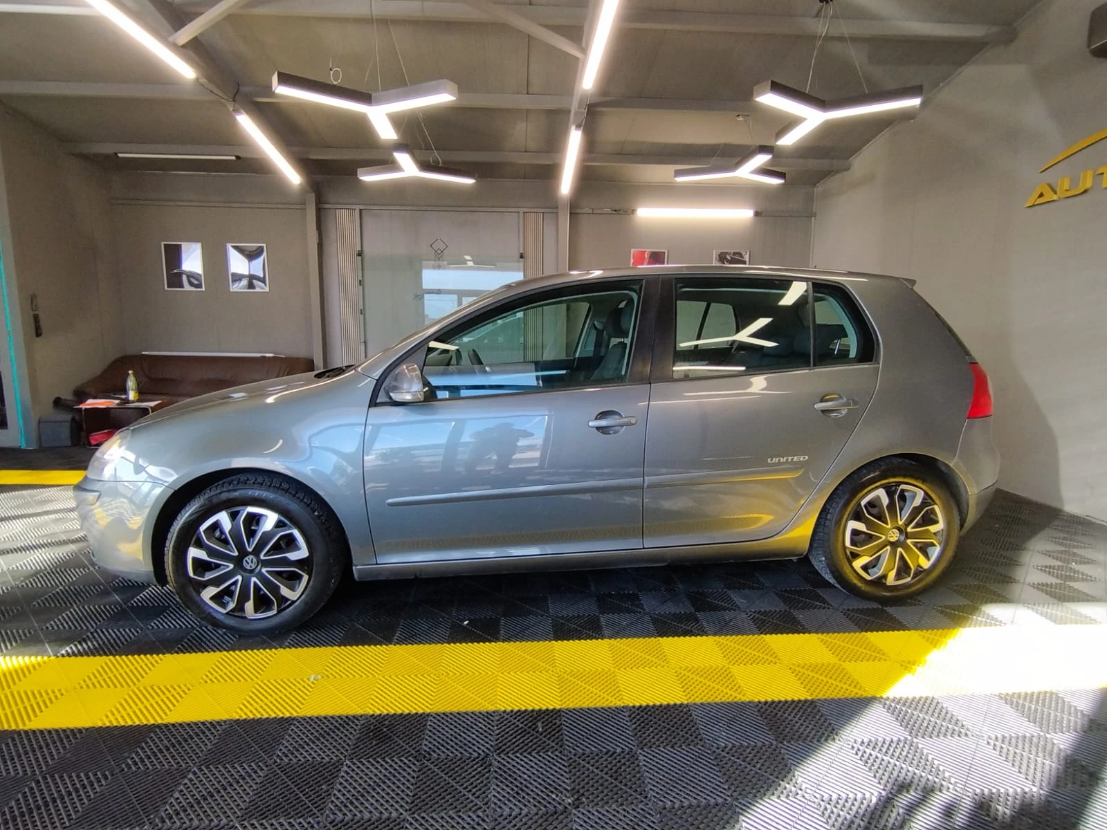 VW Golf 1.6i ГАЗ BRC - изображение 3