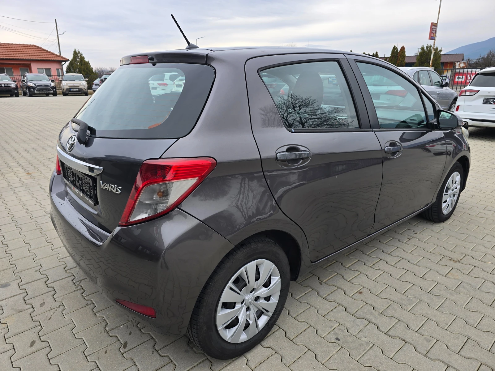Toyota Yaris 1.3 VVT-I, Нави, Камера, 99к.с., 6 скорости! - изображение 3