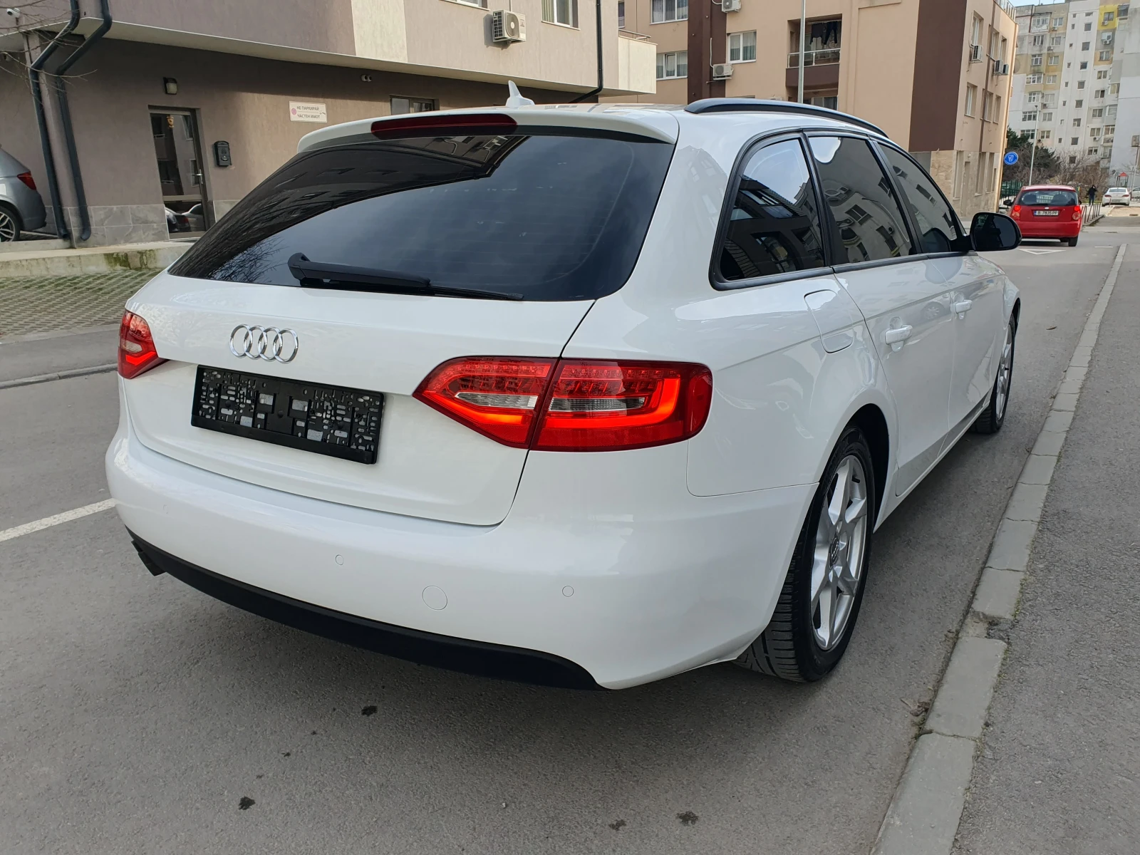 Audi A4 2.0 TDI LED NAVI КОЖА S-LINE, снимка 2 - Автомобили и джипове - 53730863