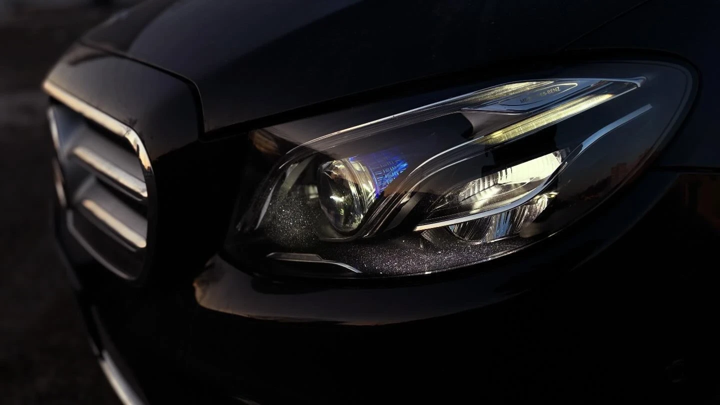 Mercedes-Benz E 220, снимка 6 - Автомобили и джипове - 53743326