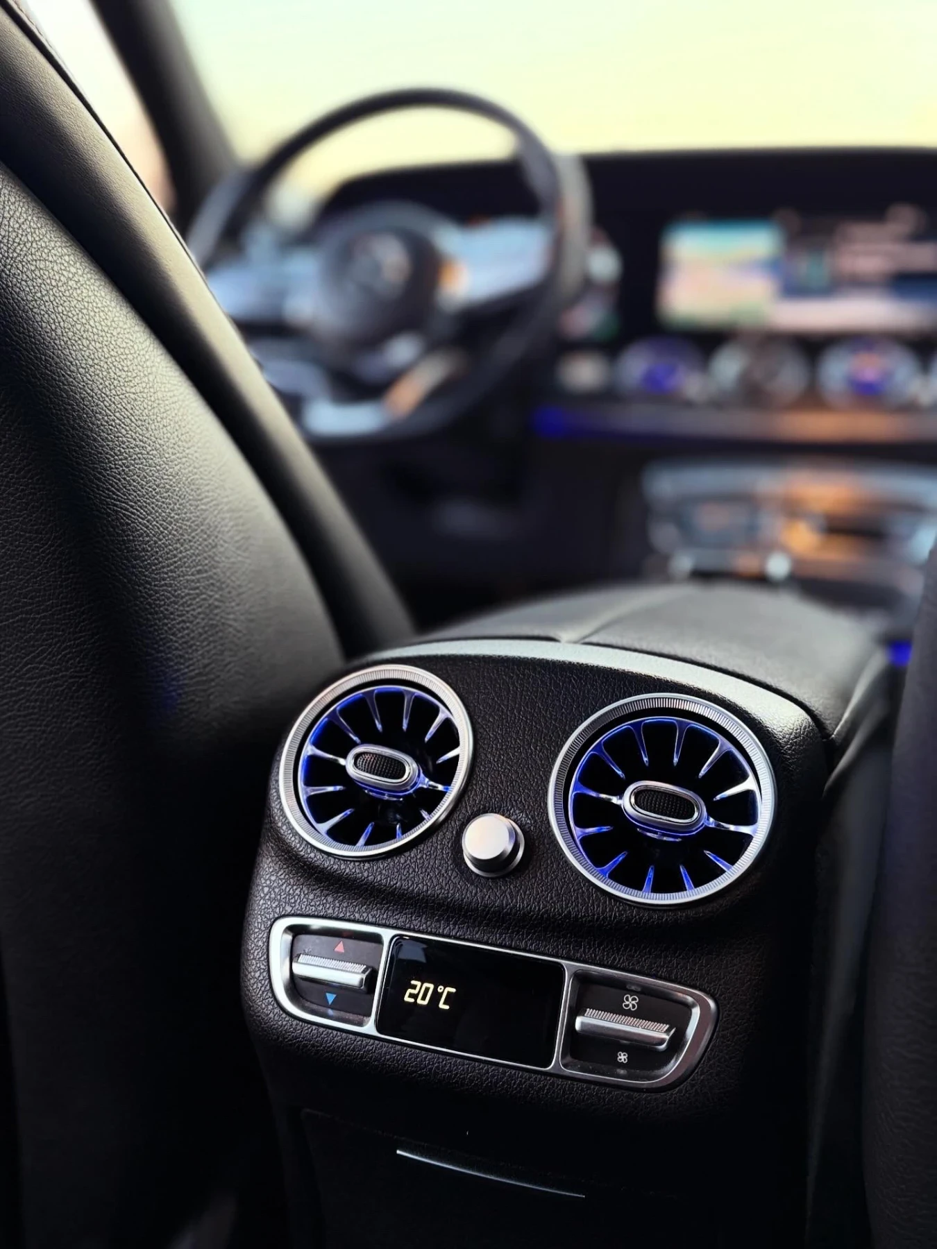 Mercedes-Benz E 220, снимка 11 - Автомобили и джипове - 53743326