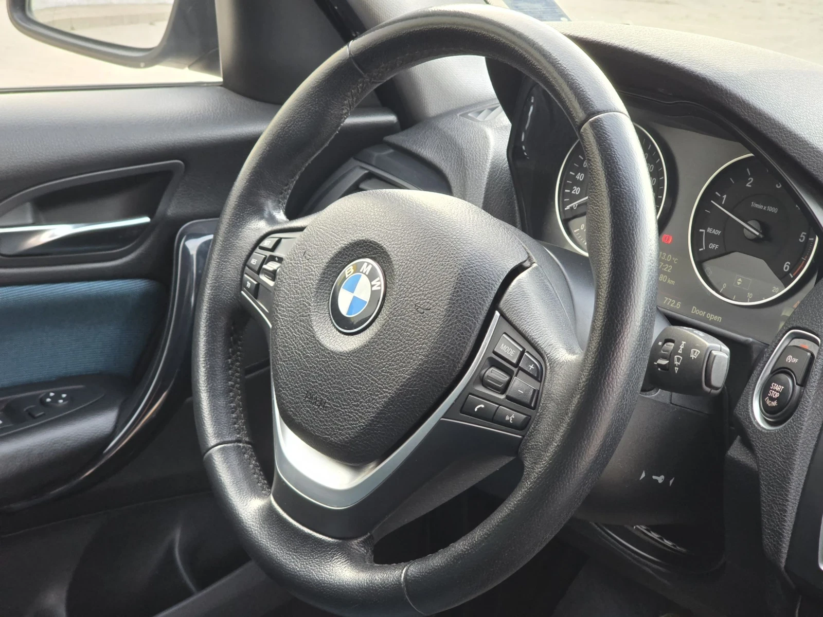 BMW 120 2.0D/184КС/URBAN/ОБСЛУЖЕНА-ВСИЧКО ПЛАТЕНО, снимка 13 - Автомобили и джипове - 53880569