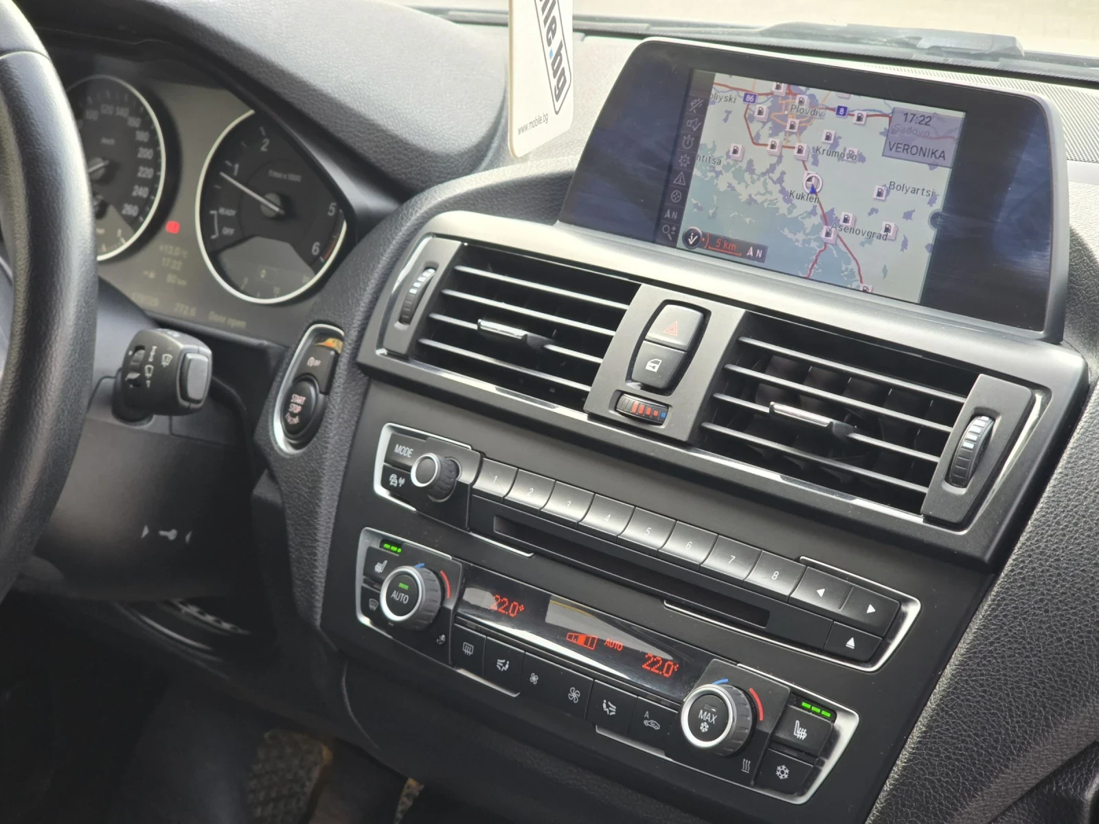 BMW 120 2.0D/184КС/URBAN/ОБСЛУЖЕНА-ВСИЧКО ПЛАТЕНО, снимка 12 - Автомобили и джипове - 53880569