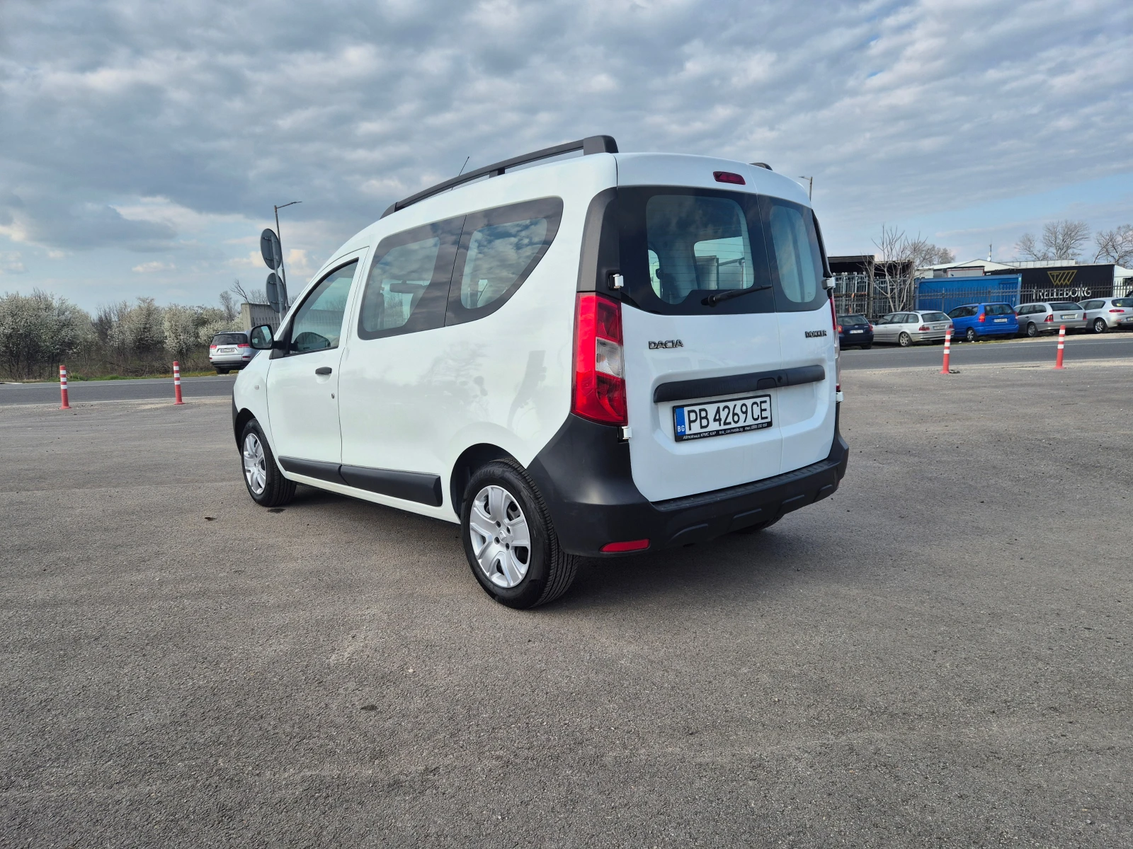 Dacia Dokker 1.5DCI 75кс., снимка 3 - Автомобили и джипове - 53977889