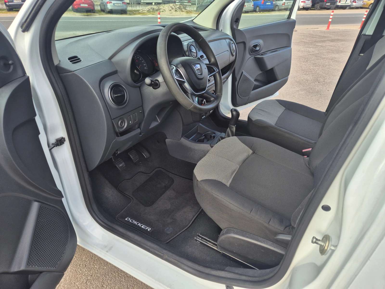 Dacia Dokker 1.5DCI 75кс., снимка 12 - Автомобили и джипове - 53977889