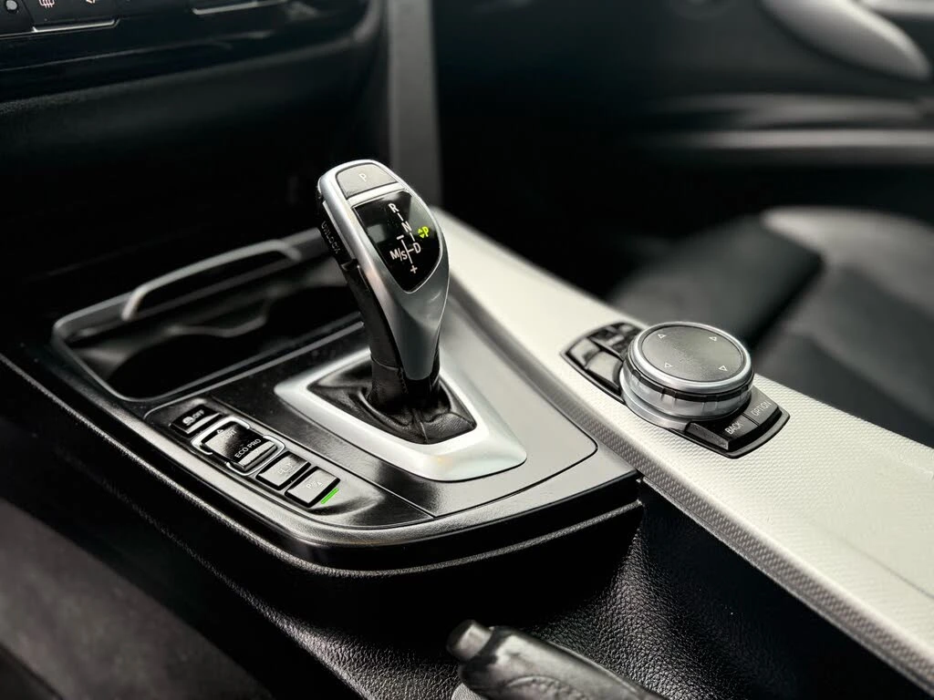 BMW 340  * АвтоКредит * (ЦЕНА ДО БГ), снимка 14 - Автомобили и джипове - 54042494