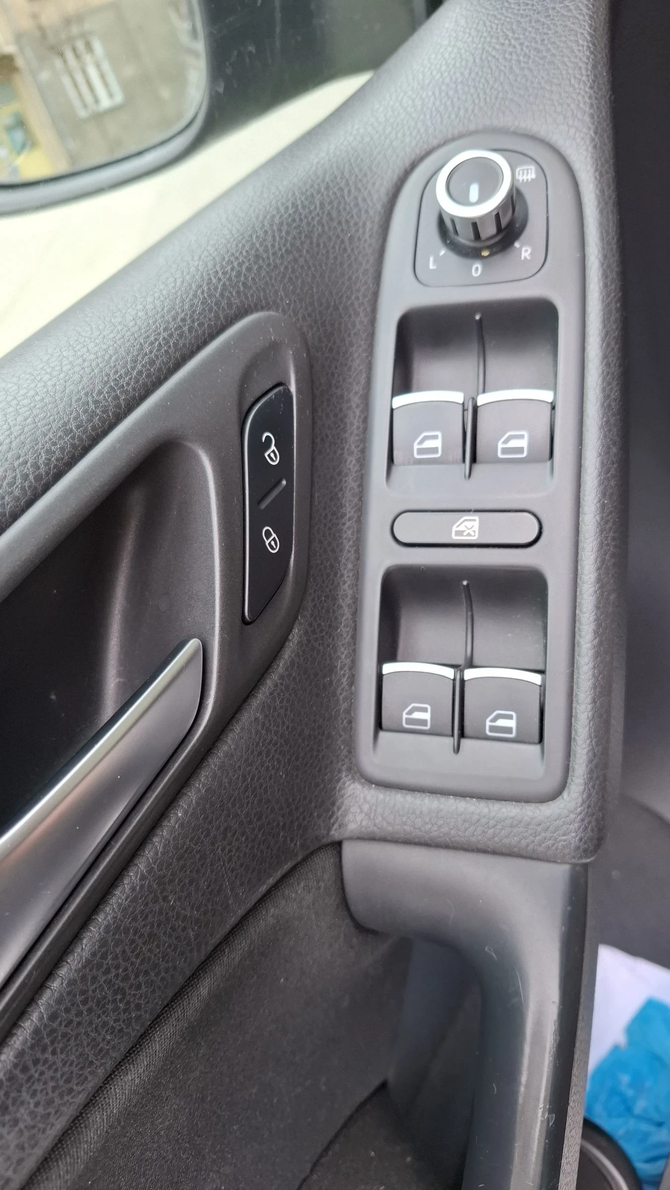 VW Golf 1.6 TDI Style, снимка 7 - Автомобили и джипове - 54163825