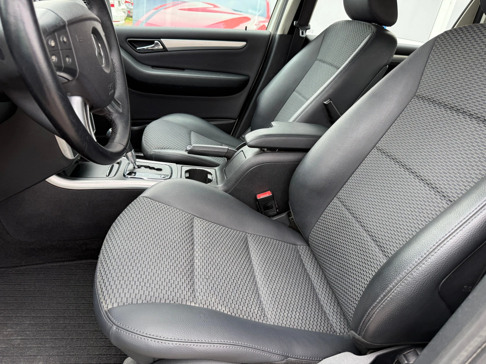 Mercedes-Benz B 180 АВТОМАТ* ПОДГРЕВ* КОЖА* BLUETOOTH* SWISS, снимка 12 - Автомобили и джипове - 54489864