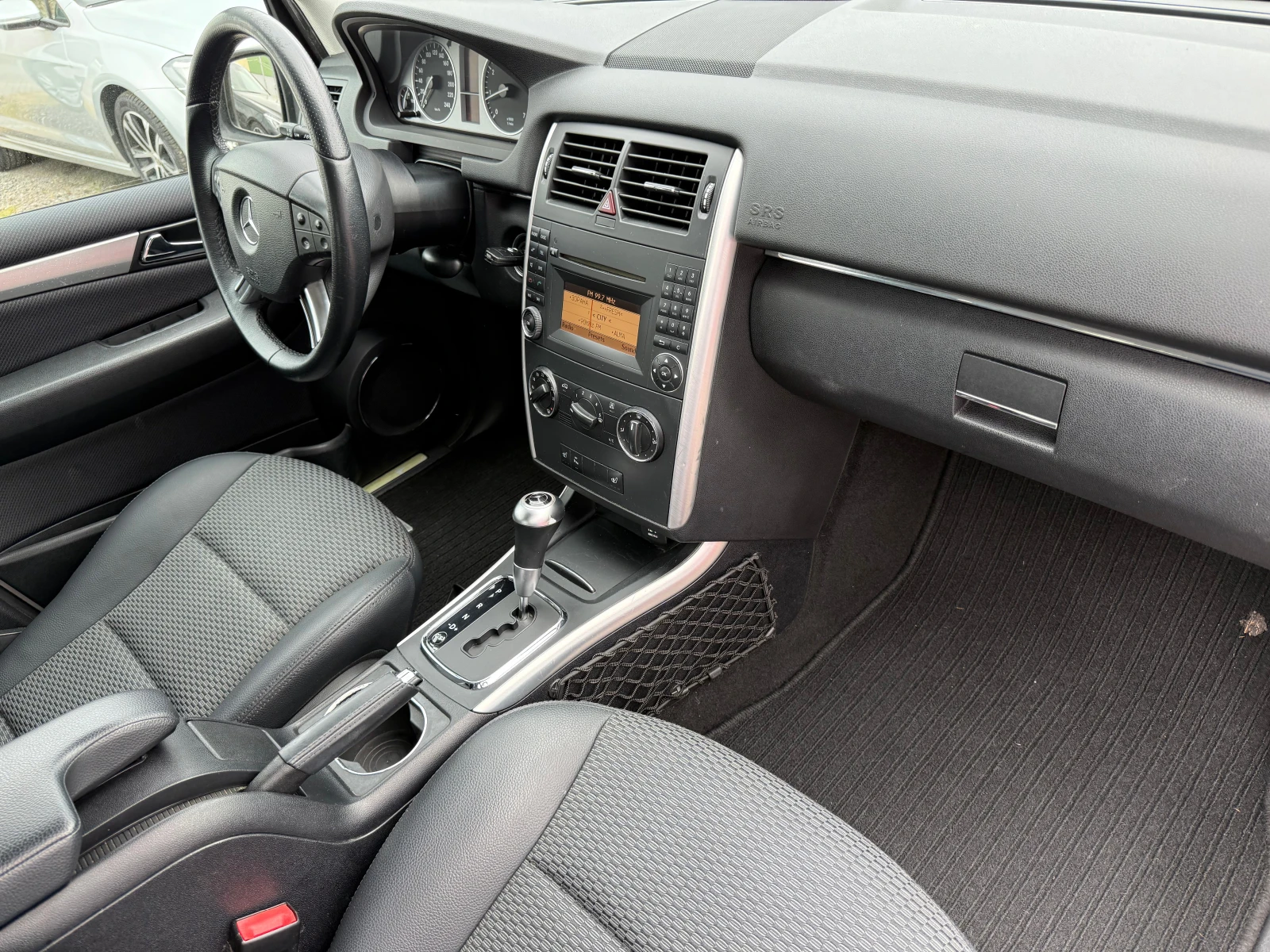 Mercedes-Benz B 180 АВТОМАТ* ПОДГРЕВ* КОЖА* BLUETOOTH* SWISS, снимка 15 - Автомобили и джипове - 54489864