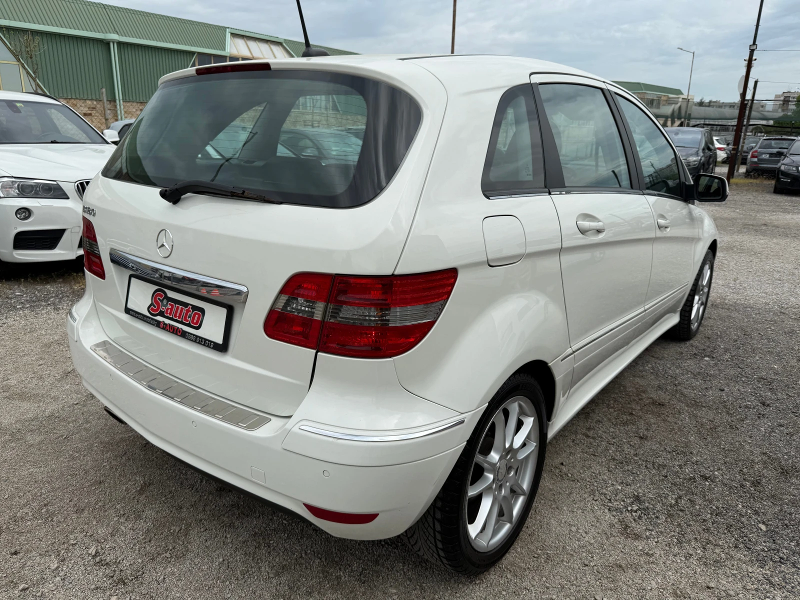 Mercedes-Benz B 180 АВТОМАТ* ПОДГРЕВ* КОЖА* BLUETOOTH* SWISS, снимка 5 - Автомобили и джипове - 54489864