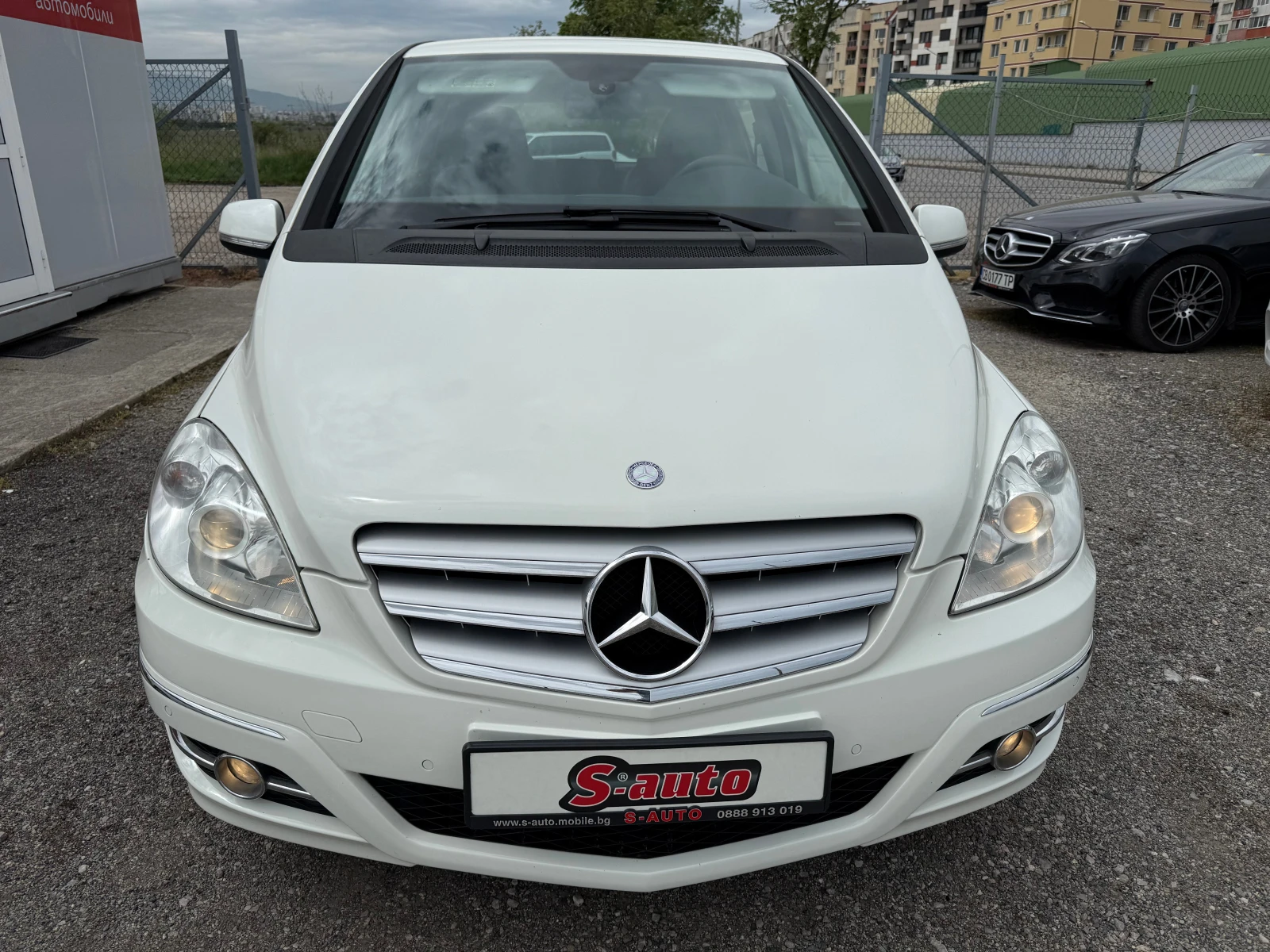 Mercedes-Benz B 180 АВТОМАТ* ПОДГРЕВ* КОЖА* BLUETOOTH* SWISS, снимка 2 - Автомобили и джипове - 54489864
