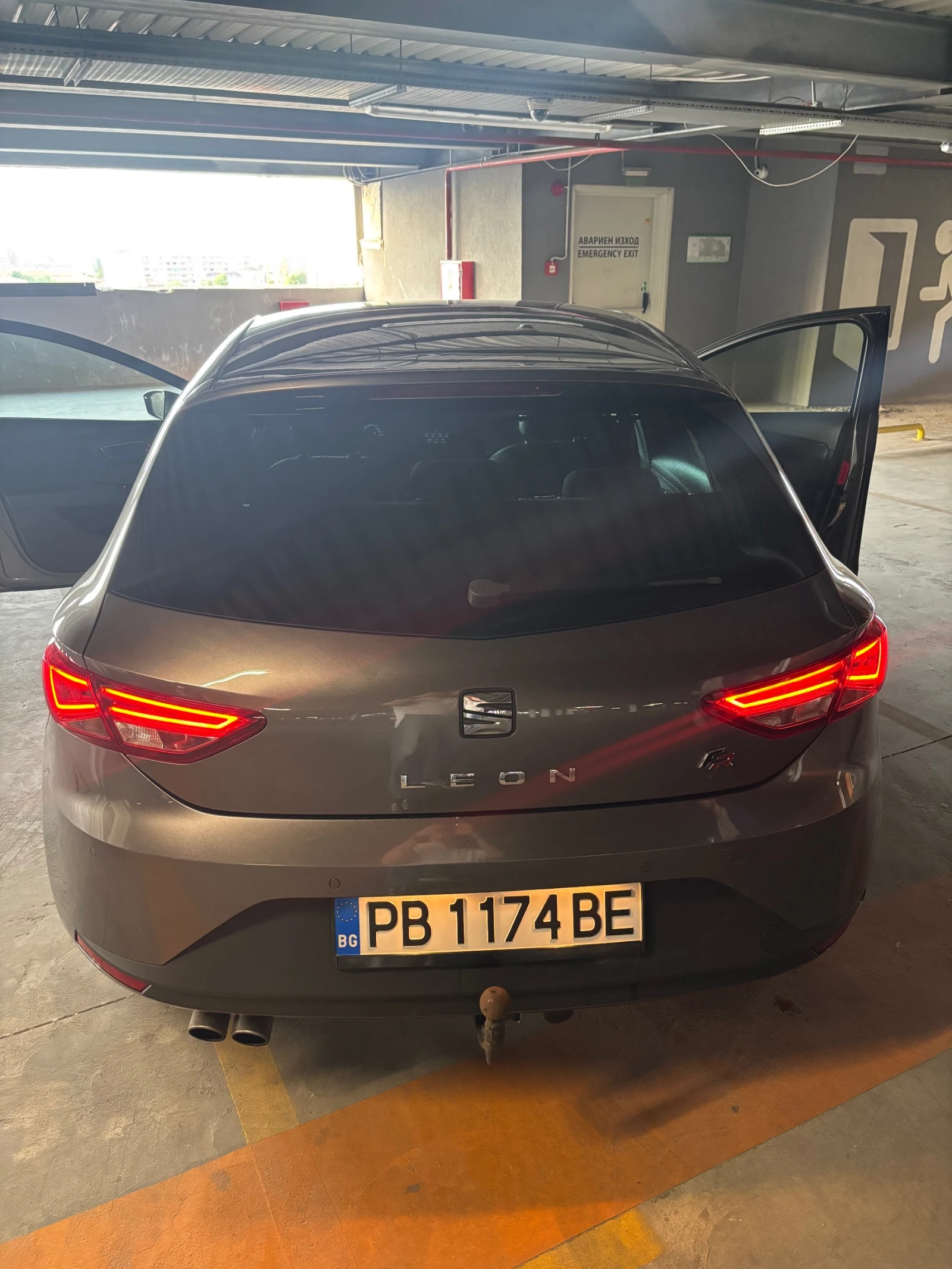 Seat Leon, снимка 8 - Автомобили и джипове - 54511558