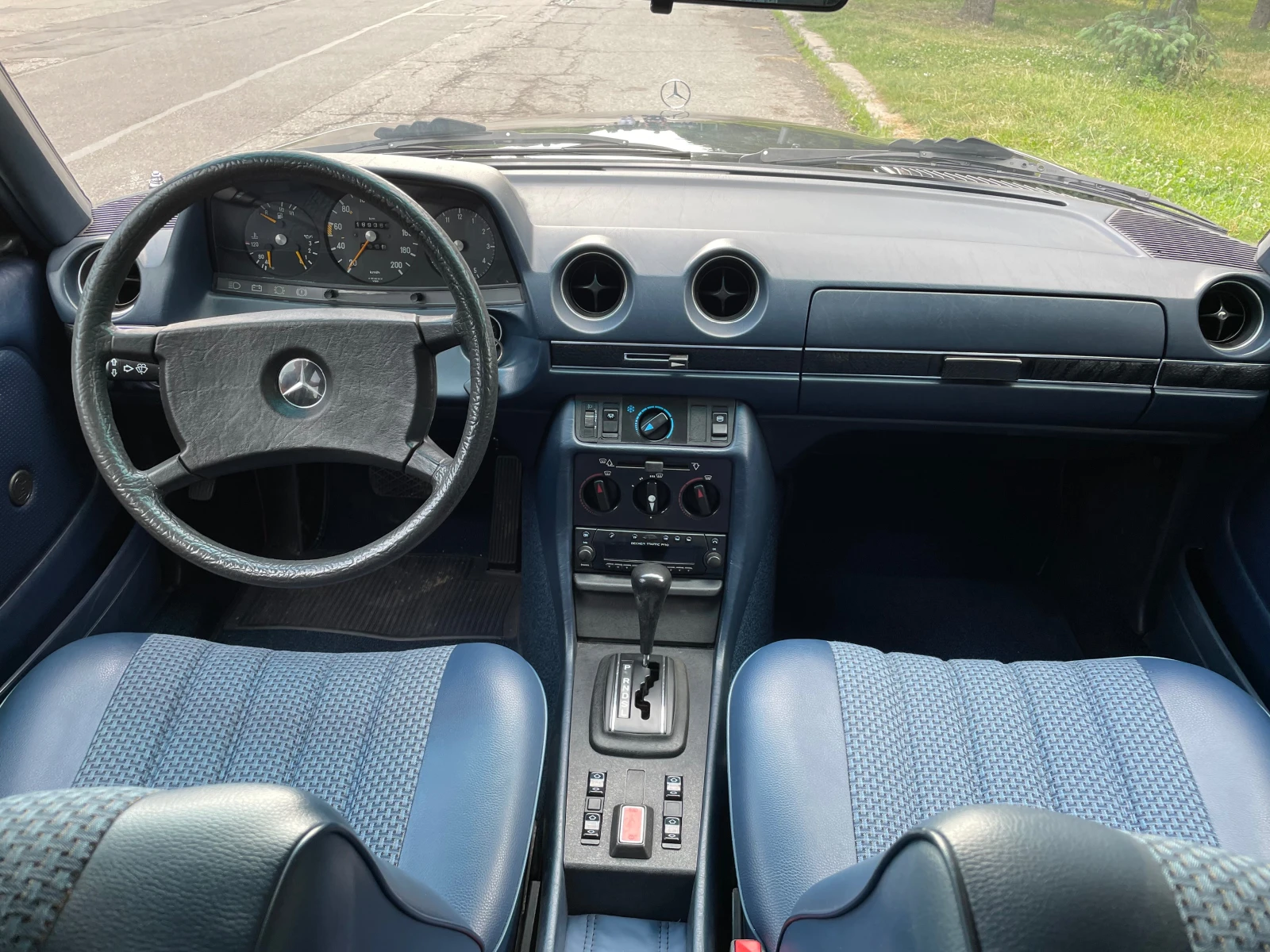 Mercedes-Benz 123 250 Pullman , снимка 9 - Автомобили и джипове - 54720112