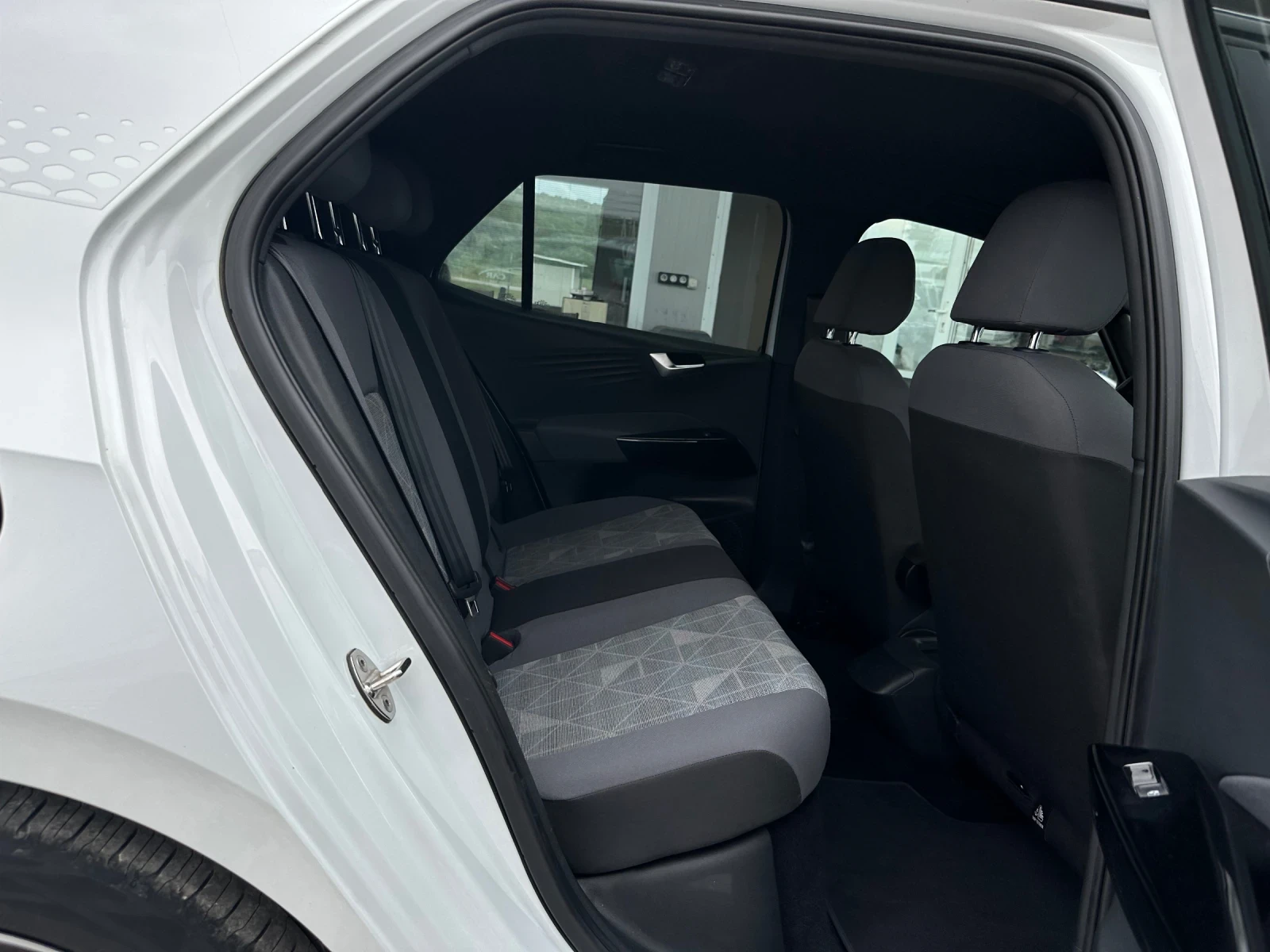 VW ID.3 204ks 62kw | Mobile.bg � ����������� 12